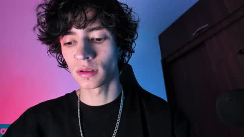 Snapshot of olliver___y chatting on 12.31.24 online show from 12.31.24