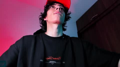 Snapshot of olliver___y chatting on 01.21.25 online show from 01.21.25