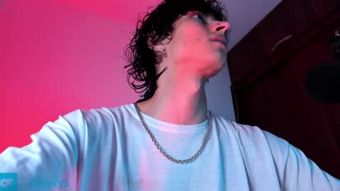 Snapshot of olliver___y chatting on 01.24.25 online show from 01.24.25
