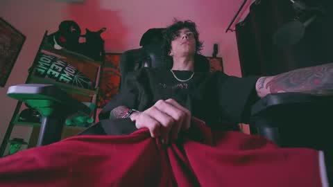     online show from 05.05.26