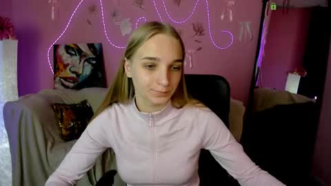 Snapshot of ollivia_dream chatting on 04.28.26 Ollivia online show from 04.28.26