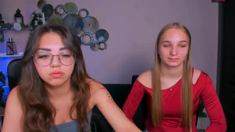 Snapshot of ollivia_dream chatting on 05.29.26 Ollivia online show from 05.29.26