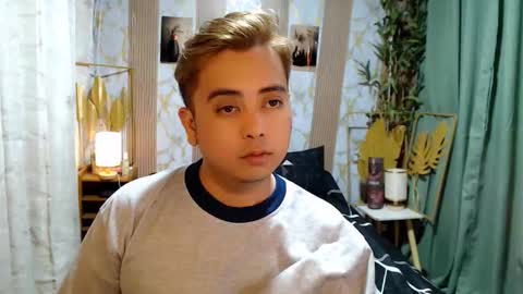 Snapshot of omar_asianfuck chatting on 02.15.26 omar_asianfuck online show from 02.15.26