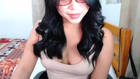 Snapshot of omariaennaid chatting on 12.12.24 Angel online show from 12.12.24