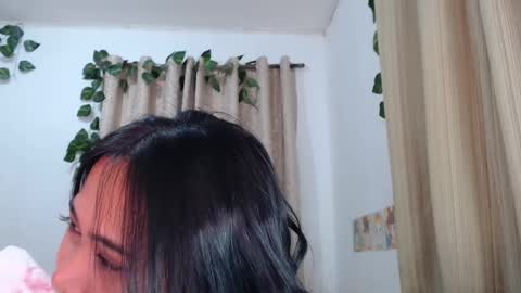 Snapshot of omariaennaid chatting on 01.04.25 Angel online show from 01.04.25