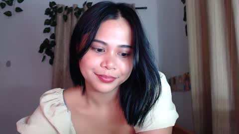 Snapshot of omariaennaid chatting on 01.16.25 Angel online show from 01.16.25