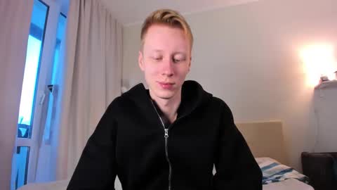 Snapshot of omg_pie chatting on 11.16.25 Mars online show from 11.16.25