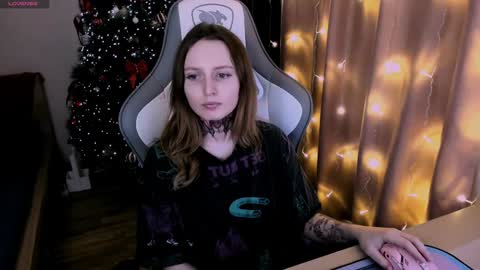 Snapshot of on_yxxx chatting on 12.28.24 on_yxxx online show from 12.28.24