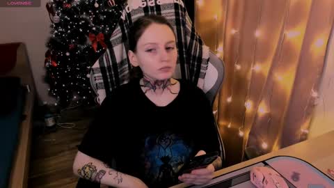 Snapshot of on_yxxx chatting on 02.13.25 on_yxxx online show from 02.13.25