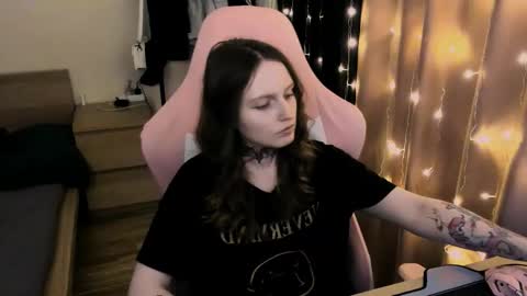 Snapshot of on_yxxx chatting on 09.18.25 on_yxxx online show from 09.18.25