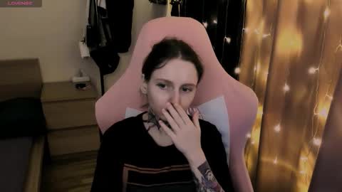 Snapshot of on_yxxx chatting on 10.18.25 on_yxxx online show from 10.18.25