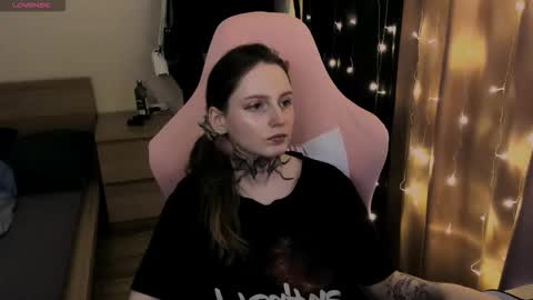 Snapshot of on_yxxx chatting on 10.22.25 on_yxxx online show from 10.22.25