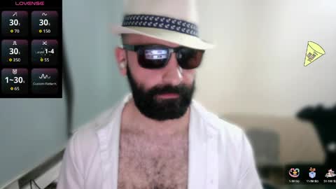 Snapshot of ona_nisme chatting on 05.05.26 ona nisme online show from 05.05.26