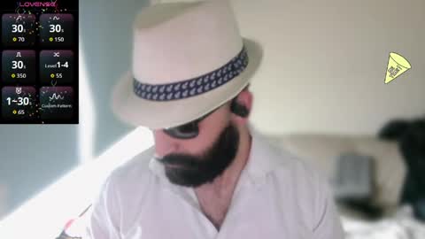 Snapshot of ona_nisme chatting on 05.17.26 ona nisme online show from 05.17.26