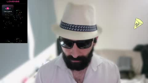 Snapshot of ona_nisme chatting on 05.20.26 ona nisme online show from 05.20.26