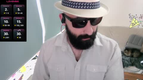 Snapshot of ona_nisme chatting on 06.15.26 ona nisme online show from 06.15.26