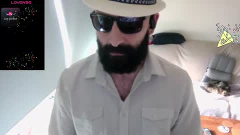 Snapshot of ona_nisme chatting on 06.17.26 ona nisme online show from 06.17.26