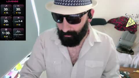 Snapshot of ona_nisme chatting on 06.20.26 ona nisme online show from 06.20.26
