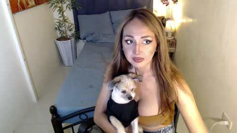 Snapshot of one_of_a_kind_pearl chatting on 01.30.25 Pearl online show from 01.30.25