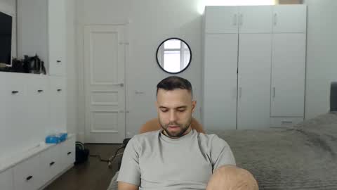 Snapshot of onebestlover chatting on 04.04.26 onebestlover online show from 04.04.26