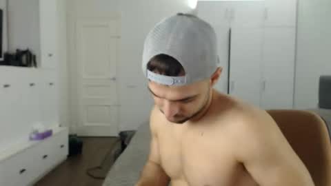 Snapshot of onebestlover chatting on 04.11.26 onebestlover online show from 04.11.26