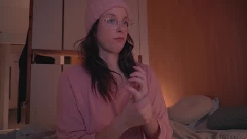 Snapshot of onelittlemermaid chatting on 12.29.24 Ariel online show from 12.29.24