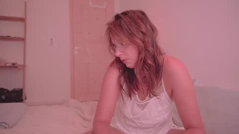 Snapshot of onelittlemermaid chatting on 10.10.25 Ariel online show from 10.10.25