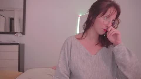 Snapshot of onelittlemermaid chatting on 11.17.25 Ariel online show from 11.17.25