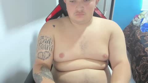 Snapshot of onewhiteboichub chatting on 02.17.25 Andres INDEPENDENT MODEL online show from 02.17.25