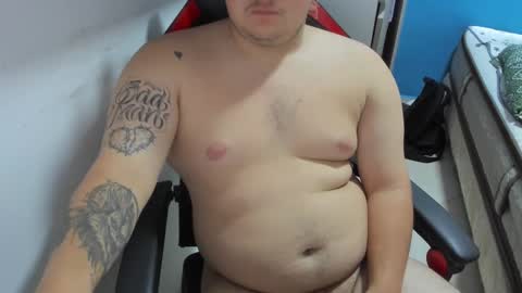 Snapshot of onewhiteboichub chatting on 10.03.25 Andres INDEPENDENT MODEL online show from 10.03.25