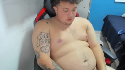 Snapshot of onewhiteboichub chatting on 10.17.25 Andres INDEPENDENT MODEL online show from 10.17.25