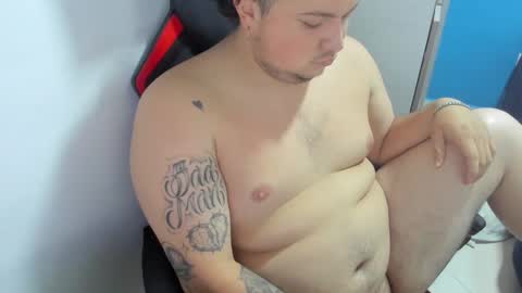 Snapshot of onewhiteboichub chatting on 10.24.25 Andres INDEPENDENT MODEL online show from 10.24.25