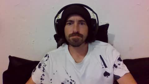 Snapshot of oniyoshiken chatting on 11.01.25 oniyoshiken online show from 11.01.25