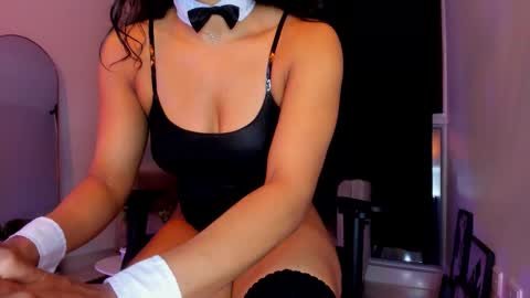 Snapshot of only_pammela chatting on 10.19.25 misssaray official online show from 10.19.25