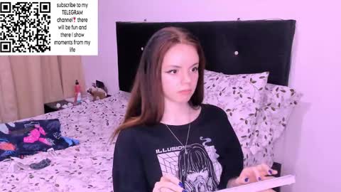 Snapshot of only_sarah1 chatting on 12.12.24 only_sarah1 online show from 12.12.24