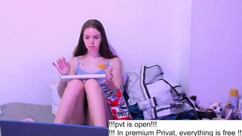 Snapshot of only_sarah1 chatting on 10.21.25 only_sarah1 online show from 10.21.25