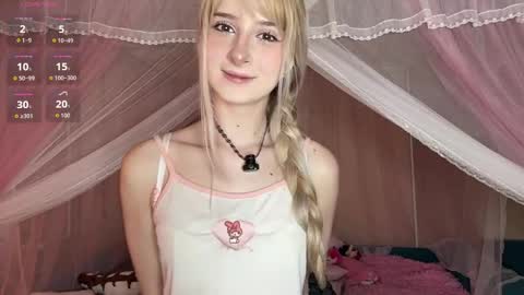 Snapshot of onlyeva1 chatting on 05.15.26 Eva online show from 05.15.26