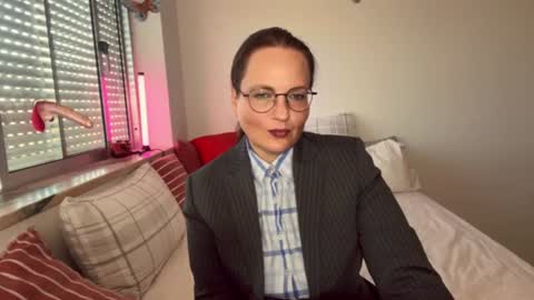 Snapshot of onlylike chatting on 06.19.26 The cutest model on this site online show from 06.19.26
