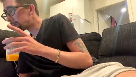 Snapshot of onthecumup69 chatting on 03.04.25 onthecumup69 online show from 03.04.25