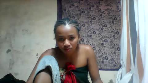 Snapshot of oooozafiette chatting on 06.30.26 oooozafiette online show from 06.30.26
