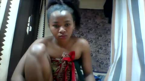 Snapshot of oooozafiette chatting on 07.05.26 oooozafiette online show from 07.05.26