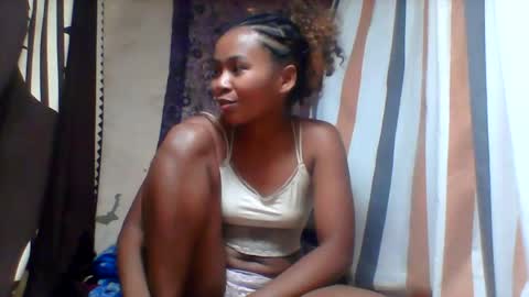Snapshot of oooozafiette chatting on 07.08.26 oooozafiette online show from 07.08.26