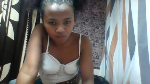 Snapshot of oooozafiette chatting on 07.11.26 oooozafiette online show from 07.11.26