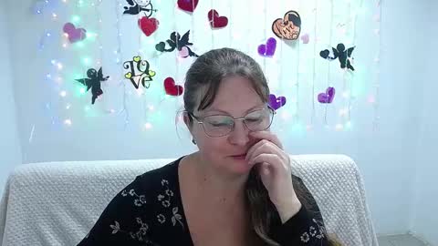 Snapshot of oovanessahotts chatting on 02.19.25 Vanessa online show from 02.19.25