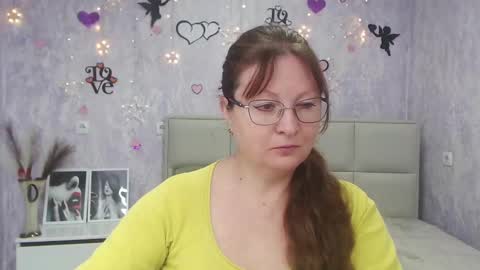 Snapshot of oovanessahotts chatting on 03.10.25 Vanessa online show from 03.10.25