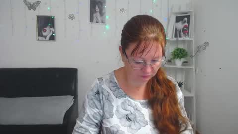 Snapshot of oovanessahotts chatting on 09.13.25 Vanessa online show from 09.13.25