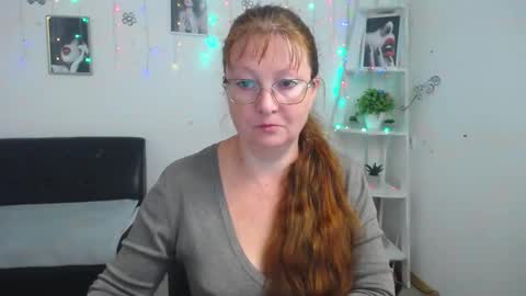 Snapshot of oovanessahotts chatting on 09.20.25 Vanessa online show from 09.20.25