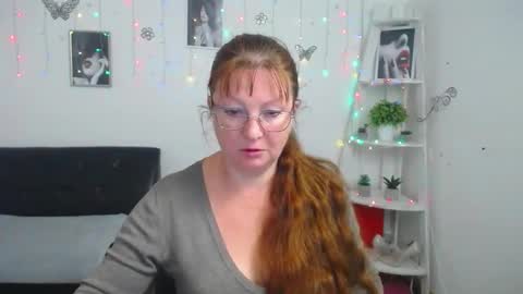 Snapshot of oovanessahotts chatting on 09.26.25 Vanessa online show from 09.26.25