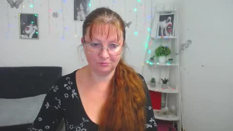 Snapshot of oovanessahotts chatting on 10.04.25 Vanessa online show from 10.04.25
