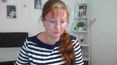 Snapshot of oovanessahotts chatting on 10.13.25 Vanessa online show from 10.13.25
